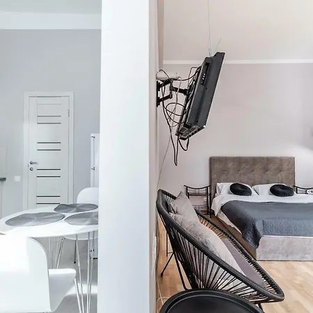 Midwheel Apartment 9 Lviv Exterior photo