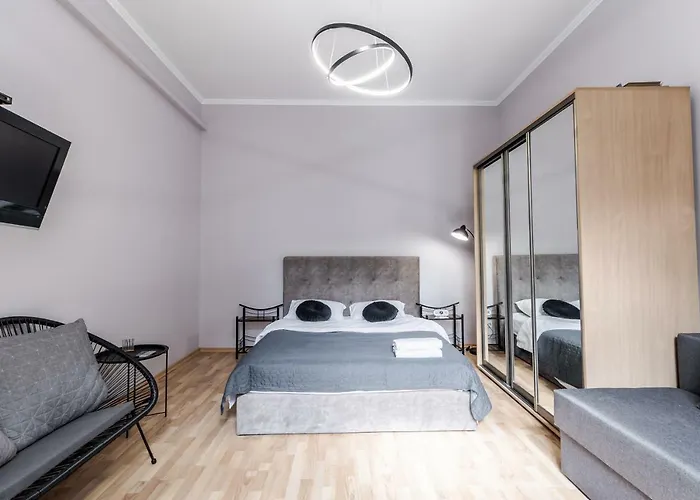 Midwheel Apartment 9
