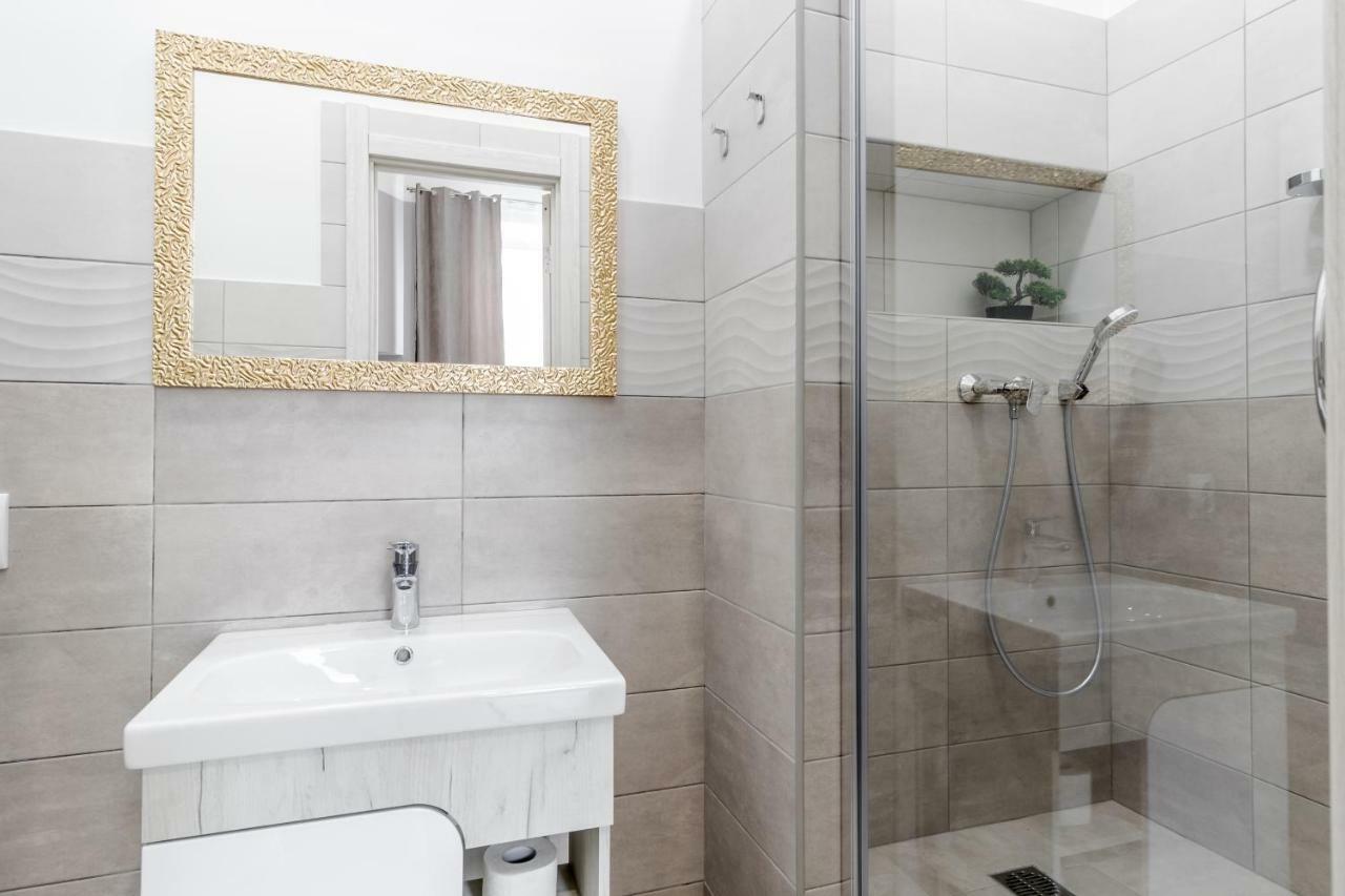 Apartment Midwheel 9 *